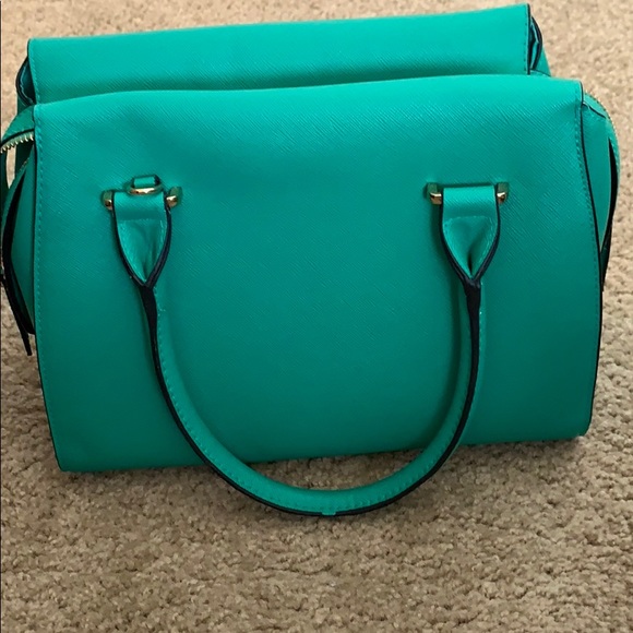 Green Bag - Picture 1 of 4